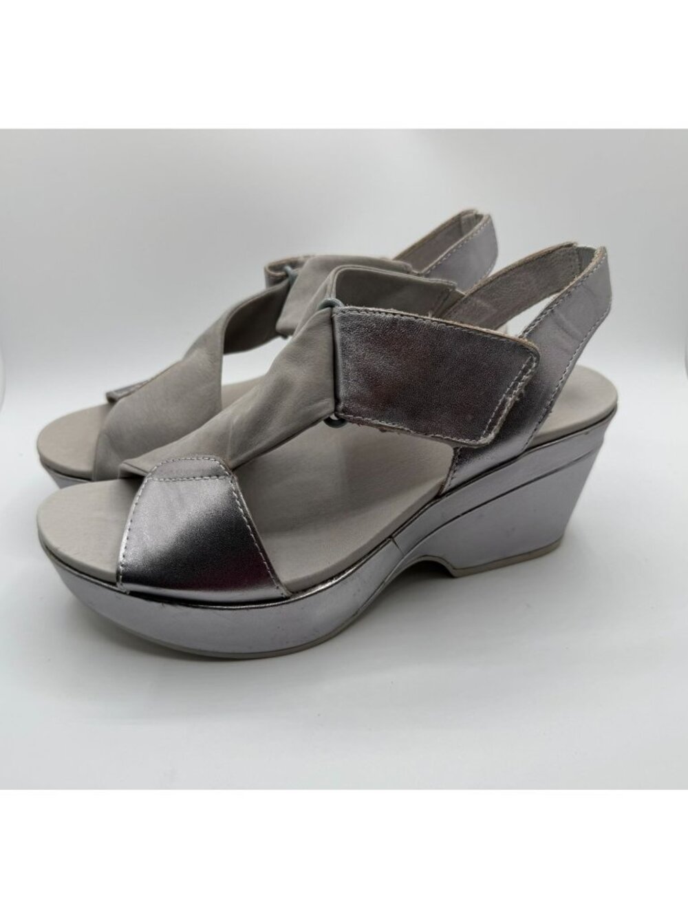 Earth Khaya Kendi Sandals Women Size 8.5M Silver Leather Adjustable Ankle Strap